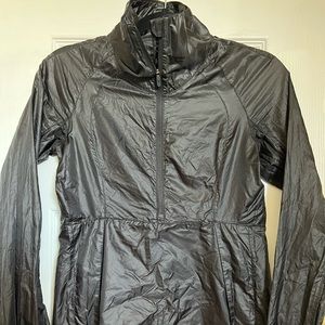 Lululemon light wind breaker